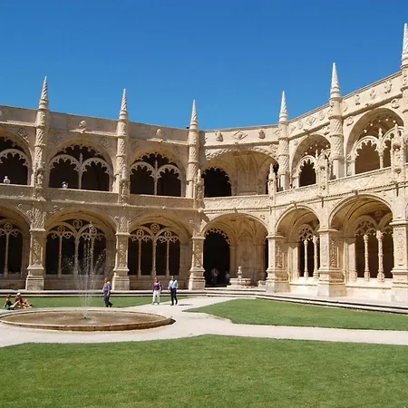 Appartement Atelier - House In Belem
